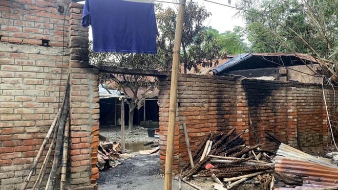 পুঠিয়ায় ব্যবসায়ীর বাড়ীতে হামলা